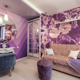 Lilac wallpaper in the hall of a modern apartment