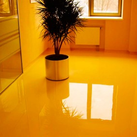 Bright floor with glossy finish