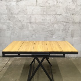 Meja lipat gaya vintaj buatan sendiri