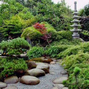 حديقة عصرية على الطراز الياباني