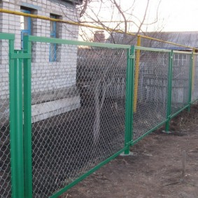 Acélhálós szekcionált kerítés