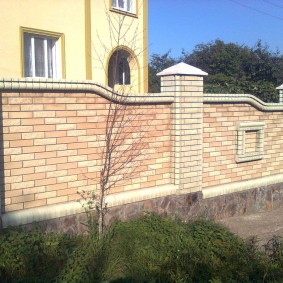 options de conception de clôture en brique