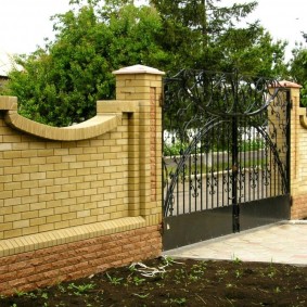 brick fence design photo