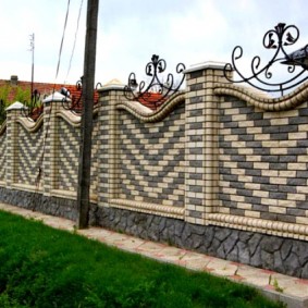 brick fence photo