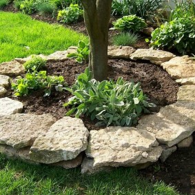 flower beds with stones do-it-yourself ideas