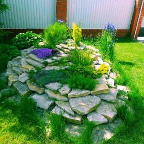 do-it-yourself flowerbeds with stones