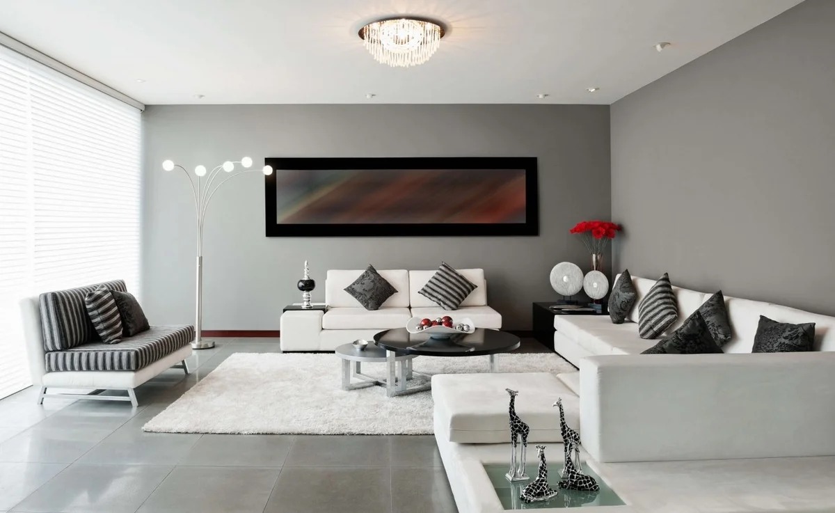 maľovanie stien v modernej obývacej izbe