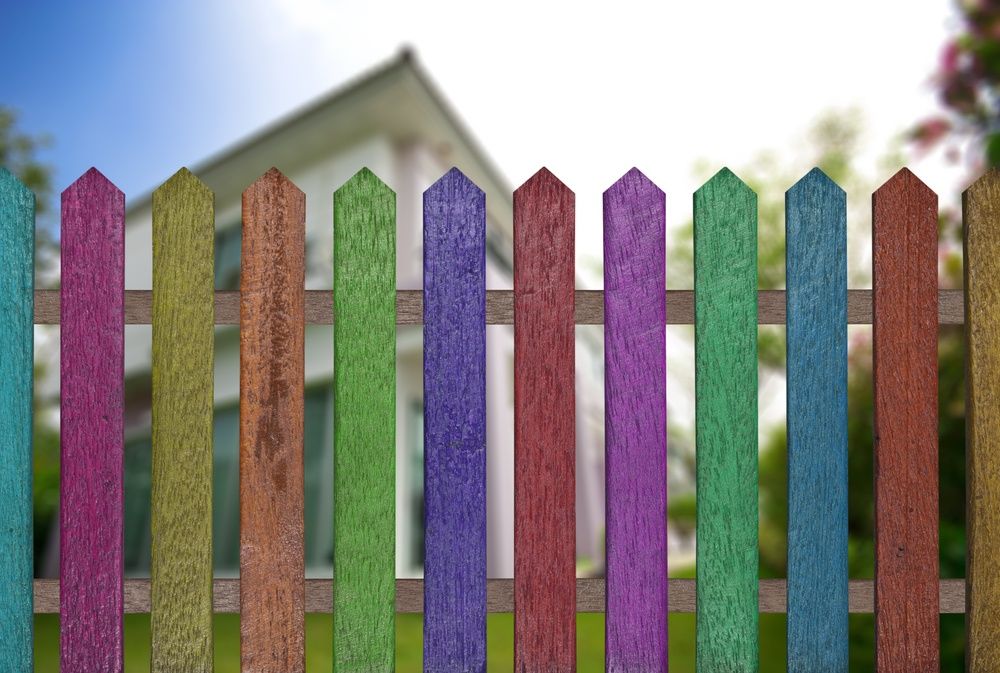 السياج الملونة المصنوعة من السياج اعتصام رخيصة