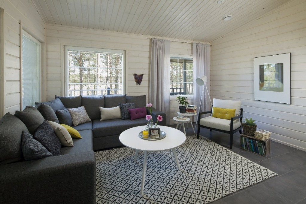 Sala de estar casa de madeira estilo escandinavo