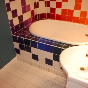 חדר אמבטיה בתמונה בעיצוב חרושצ'וב