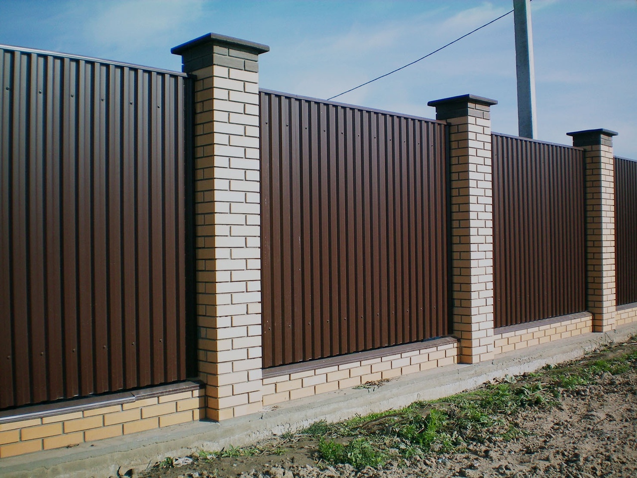 corrugated fence design