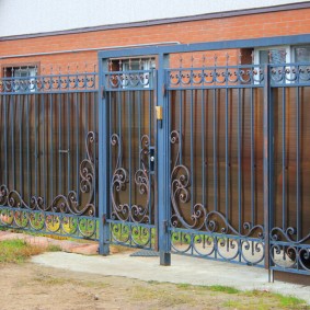 idées de décoration de clôtures en polycarbonate