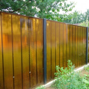 photo de décoration de clôtures en polycarbonate