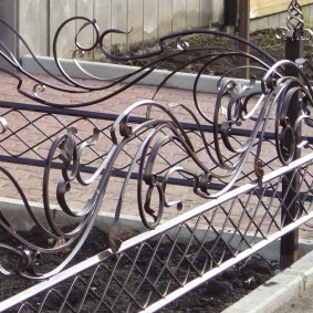 dekorativt hegn til design af haveideer