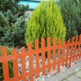 dekoratívny plot pre záhradné dekorácie