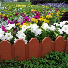 decorative fence for the garden views