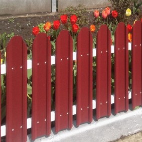 decorative garden fence idea overview