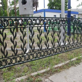 dekorativt hegn til haven designfoto