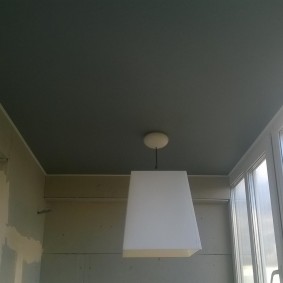 Short pendant ceiling light