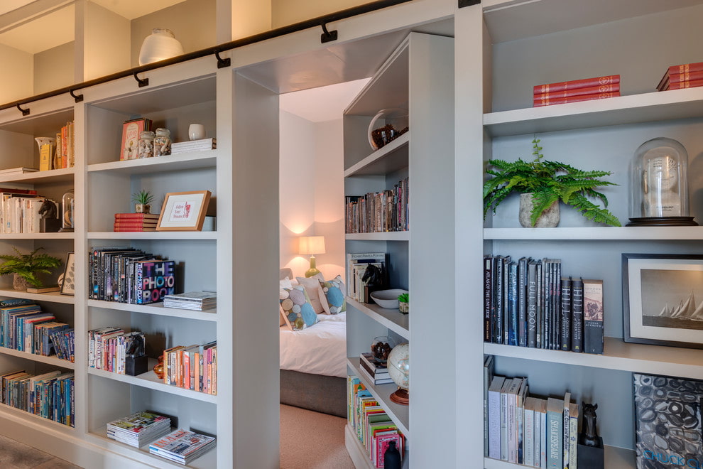 Swivel bookcase with shelves