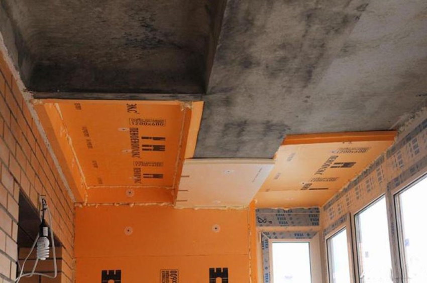 Foam insulation of the concrete ceiling on the loggia