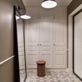 wardrobe with swing doors to the hallway decor ideas
